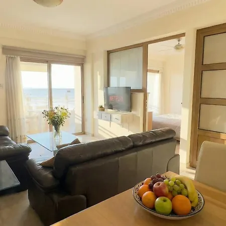 Davinci Seaview 2bdr Makenzy Apartment *