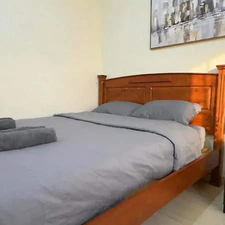 Davinci Seaview 2bdr Makenzy Apartment