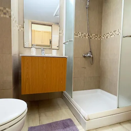 Davinci Seaview 2bdr Makenzy Apartment *